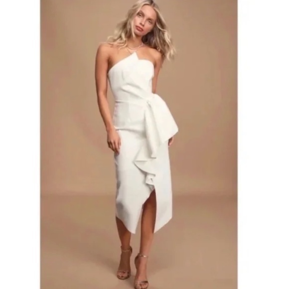 Elliatt Dresses & Skirts - ELLIATT Reception Cascade Ruffle Strapless Cocktail Dress White